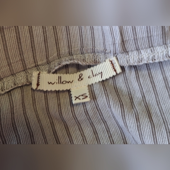 Willow & Clay off the shoulder crop top size XS - Picture 3 of 5